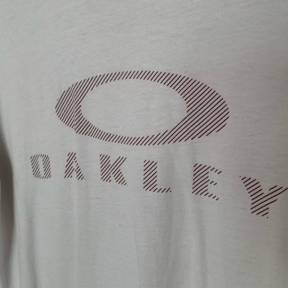 White mens oakley shirt